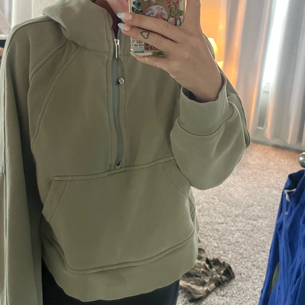 Lululemon | Cropped Scuba Hoodie | Olive Green / XS/S